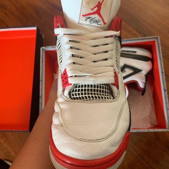 Jordan 4 Fire Red (2020) - Picture 5 of 11